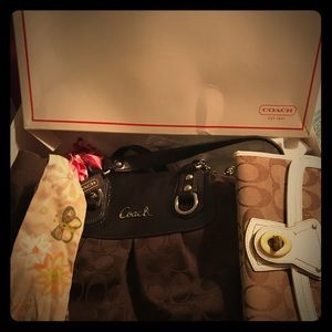 Coach purse and wallet